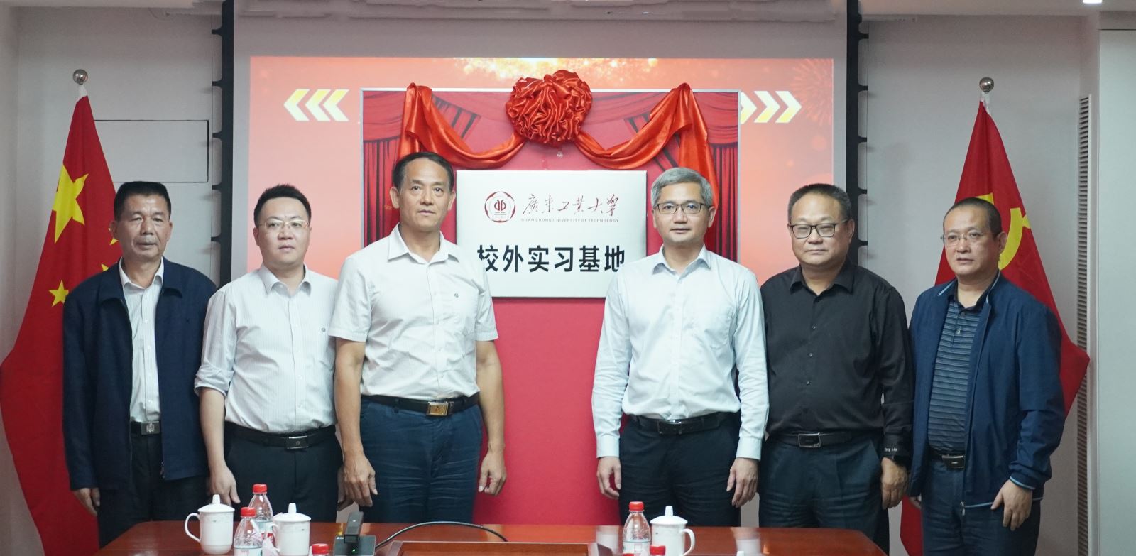 蒙绪权介绍了企业的基本情况和十四五规划远景目标,希望双方本着"优势
