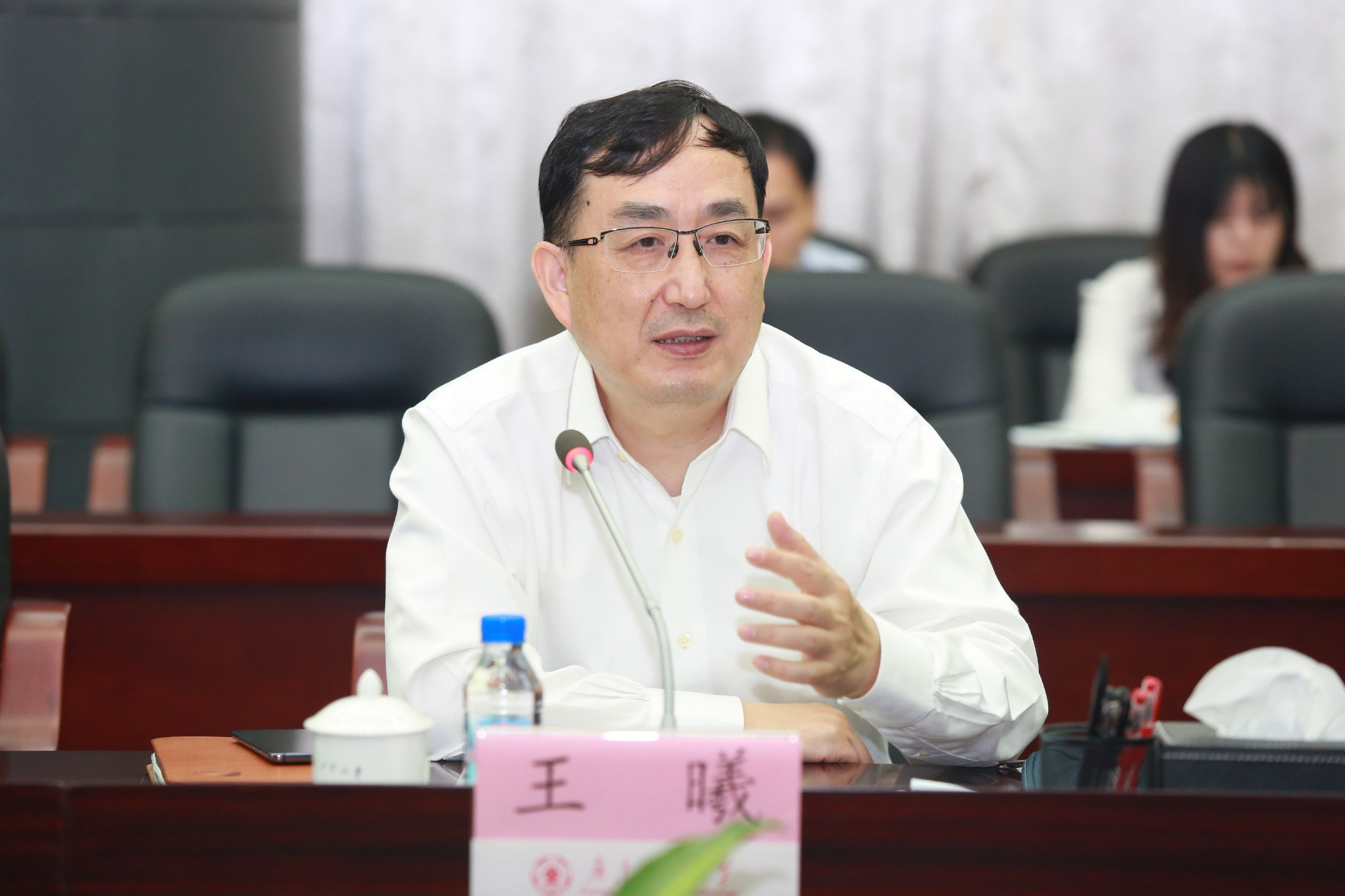 广东省副省长王曦一行莅临我校调研指导
