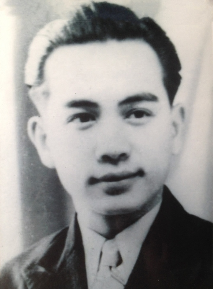 1942年,19岁的黎鑫考上国立中山大学研究院读研究生 1942年,19岁的黎鑫考上国立中山大学研究院读研究生