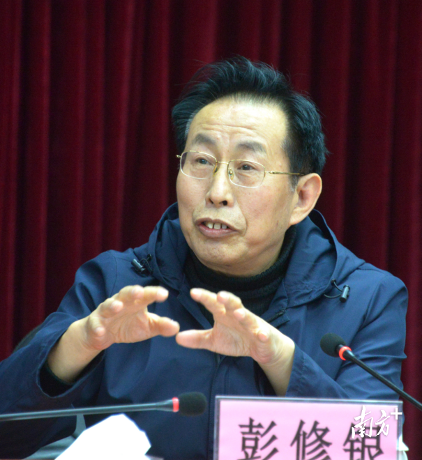 中南民族大学文学与新闻传播学院教授彭修银。黄津 摄 中南民族大学文学与新闻传播学院教授彭修银。黄津 摄
