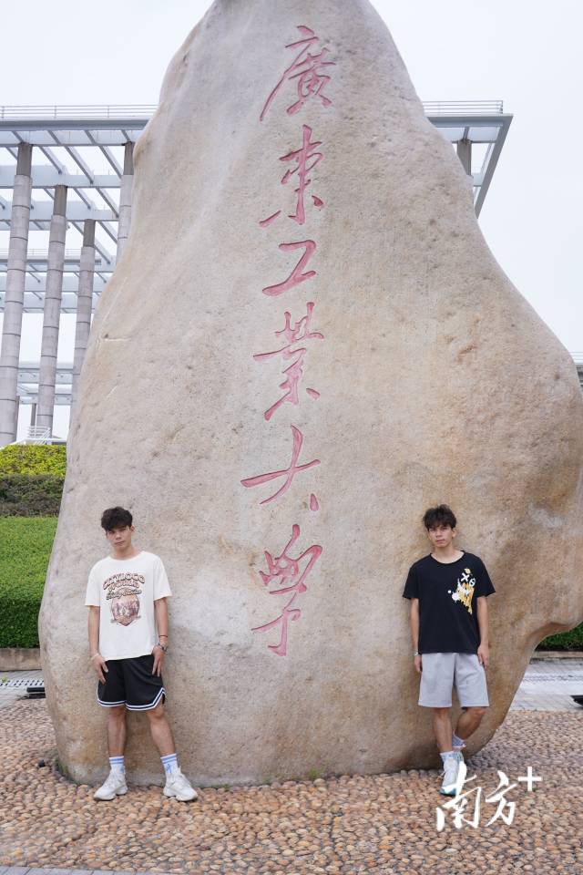 卜永健、卜永忠。学校供图 卜永健、卜永忠。学校供图