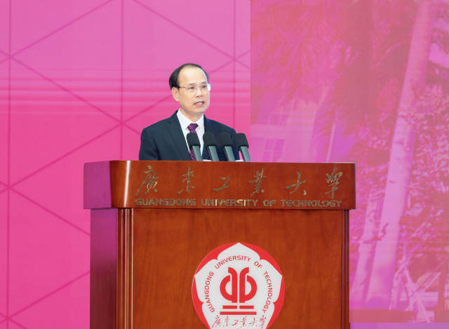 广东工业大学校长邱学青。 广东工业大学校长邱学青。