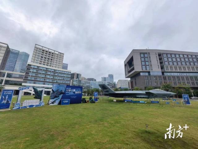 深圳大学校园。