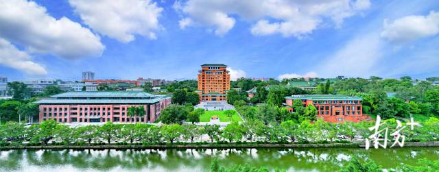 华南理工大学校园。
